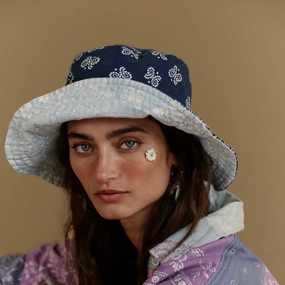 Free People Reversible Bucket Hat!!! NWT!!! - Picture 4 of 4